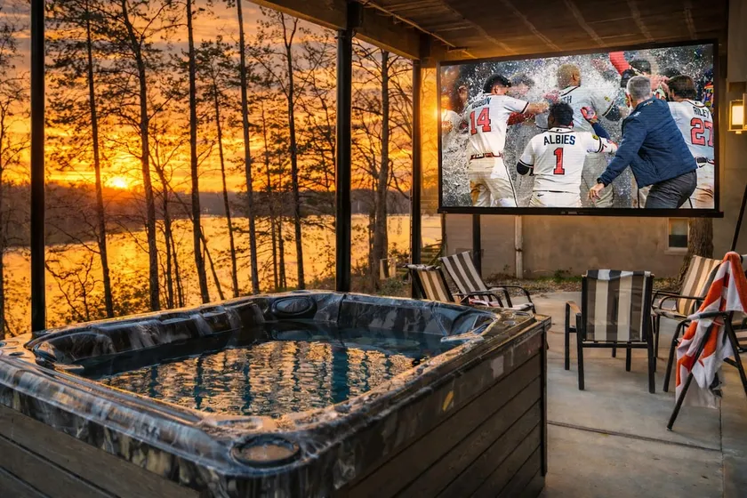 Hot Tub Game Rm Outdr Movies Deep Water Dock - Image 1