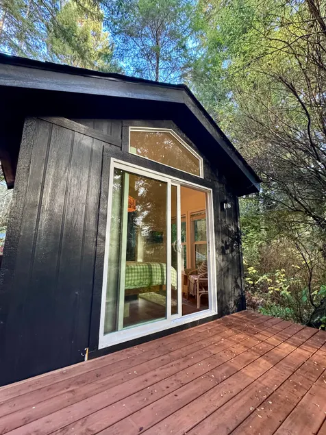 The Mossy Hideout Cabin - Image 1