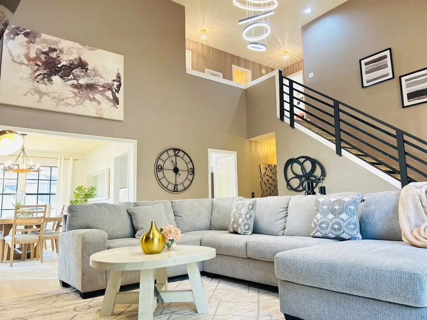 Modern Luxe Bright Vaulted Loft Skyline - Image 1