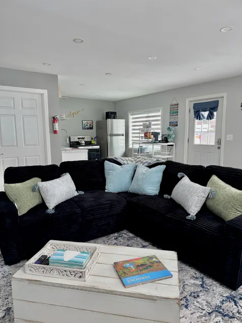 Alynn's Hideaway - Image 1