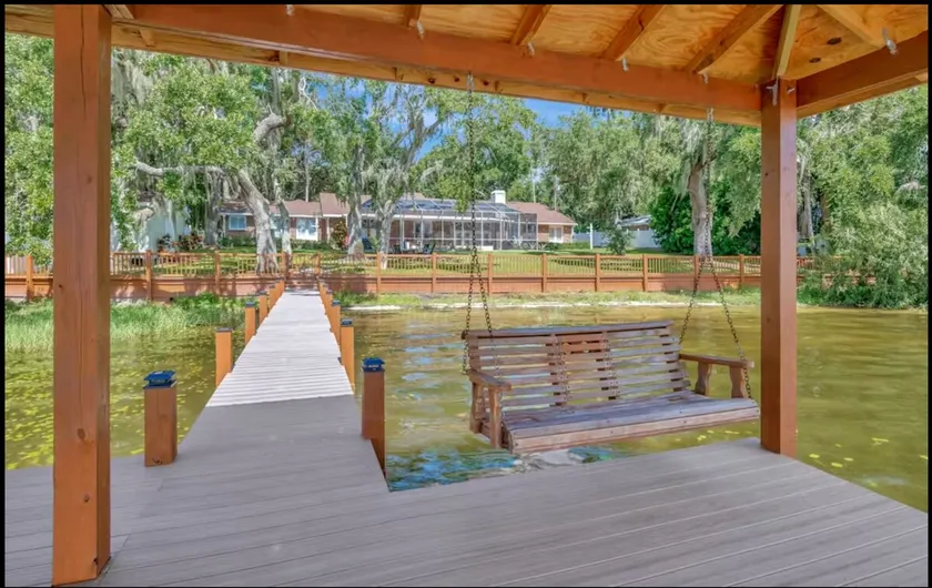 Luxury Lake Ruby Lakehouse • Dock • Sleeps 8 - Image 1
