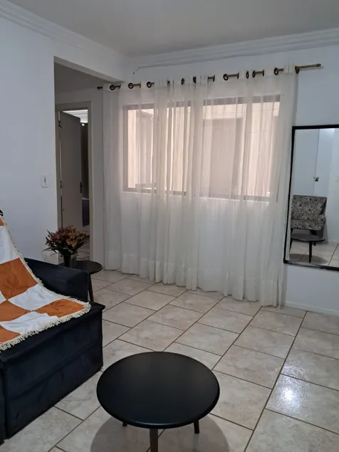 Central hub, 2 bedrooms, 2 double beds, and A/C in both bedrooms - Image 1