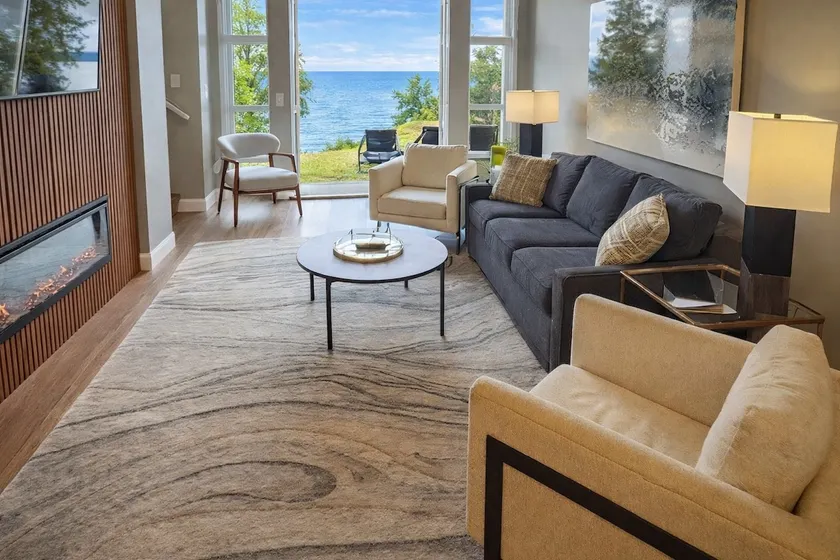 NEW Waterfront Resort Townhome 3 BEDS AND 3 BATH Sleeps 6 - Image 1
