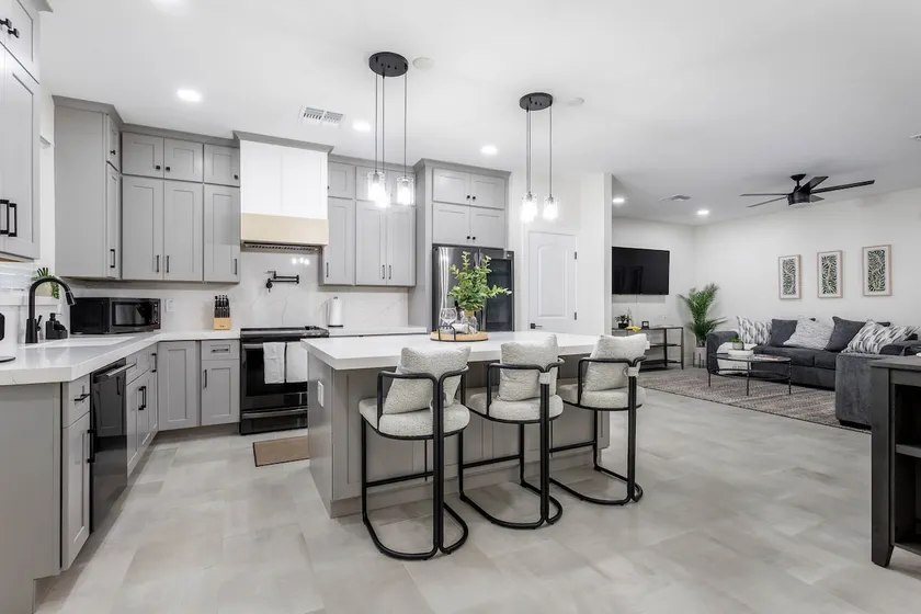 Cozy West Valley Family Retreat Near Stadium - Image 1