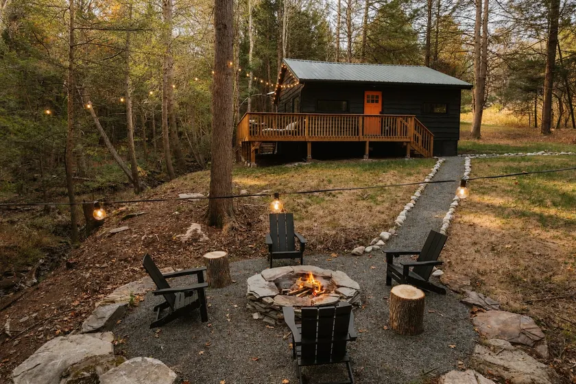 Sauna, Hot Tub, Fire Pit & Creekside Deck | Niksen - Image 1
