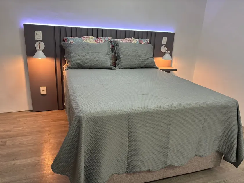 Super Comfy Studio with En-Suite in Downtown - Image 1