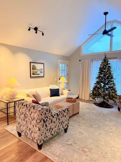 A Peaceful Brookside Vermont Retreat - Image 1