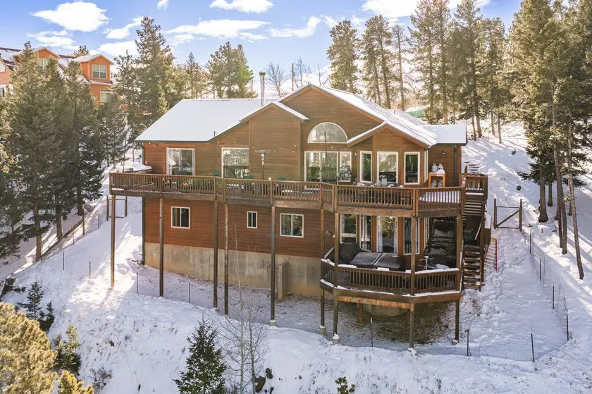 Hilltop Haven HotTub Games Poker Gym Sauna VIEWS! - Image 1