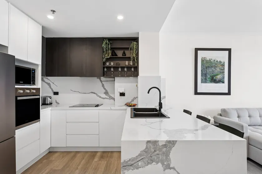 Stylish 2BR Retreat in Heart of Darling Harbour! - Image 1