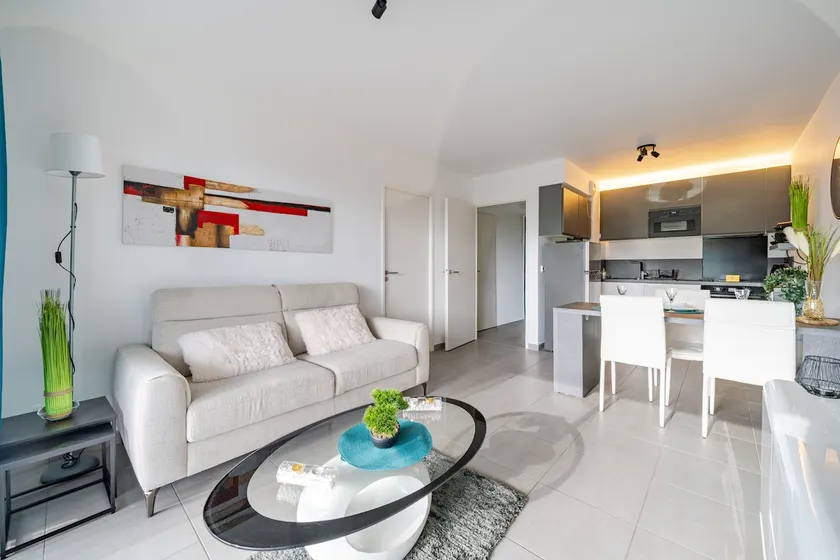Charming 2P - Residence Pool and Garage - Image 1