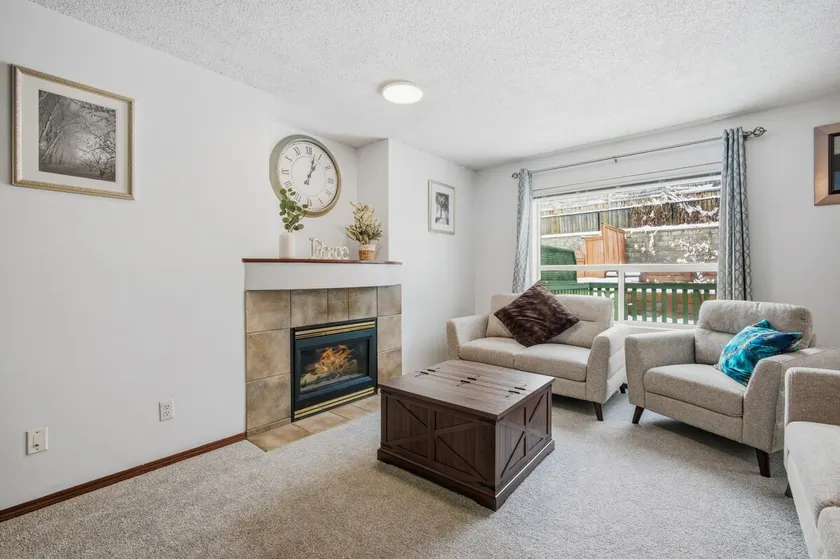 Steps-Country Hills Centre | 10 mins YYC Airport - Image 1