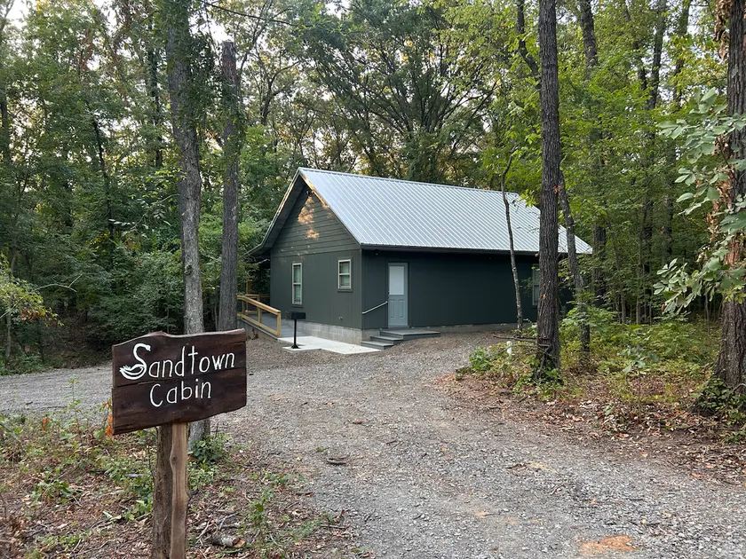 Charming, Spacious Sandtown Cabin - Image 1