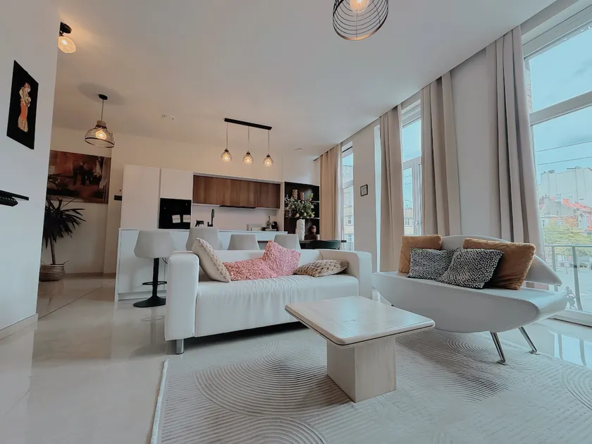 Stylish 2BR Apartment with Terrace in Uccle - Image 1
