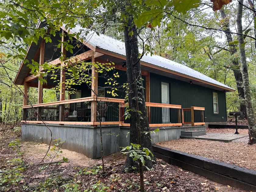 Owl’s Echo Cabin | Spiral Staircase & Large Deck - Image 1