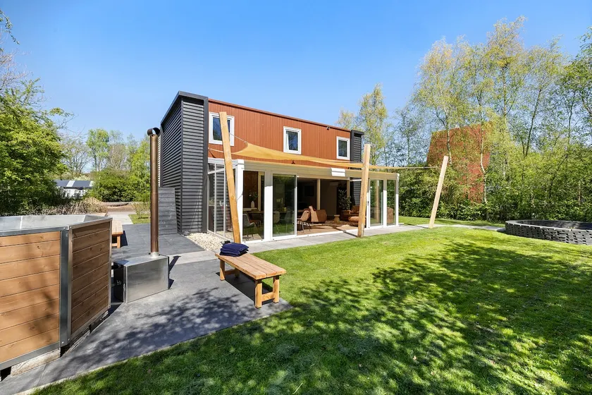 Bosresort Juni - Modern spacious villa with hot tub - Image 1