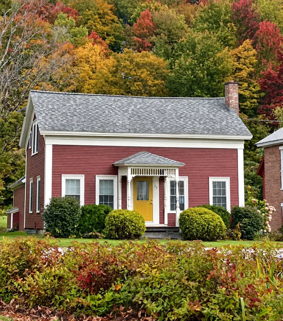 Cozy Village Cottage | Near Jay Peak - Image 1