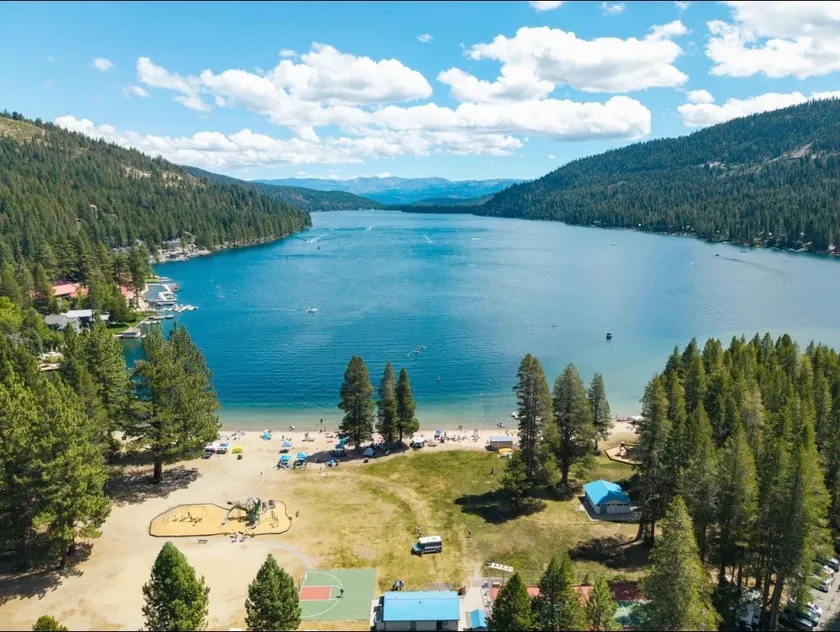 Cozy Tahoe Cabin • Lakes, Hiking & Family Fun - Image 1