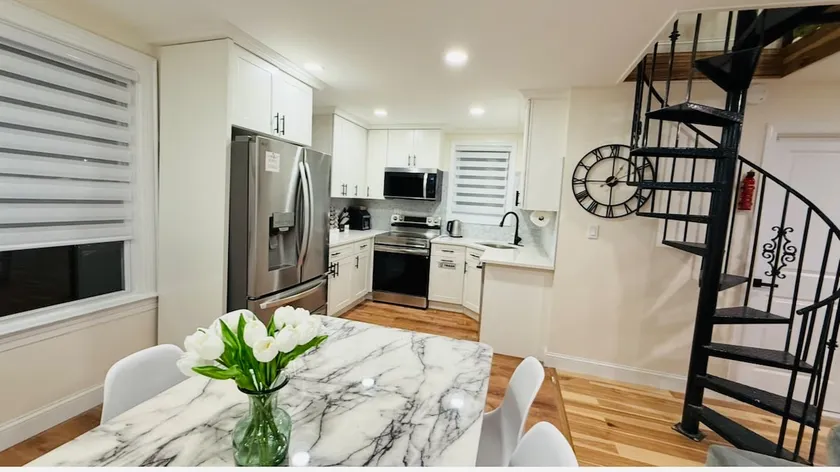 Luxury 3BR • Sleeps 10 • Walk to Metro • Parking - Image 1