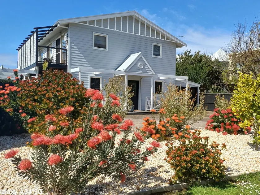 The Sandcastle Cozy 6 BR open fire, pet‑friendly, - Image 1