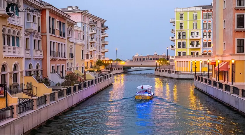 Canal View Apart with Jacuzzi in Qanat Quartier - Image 1