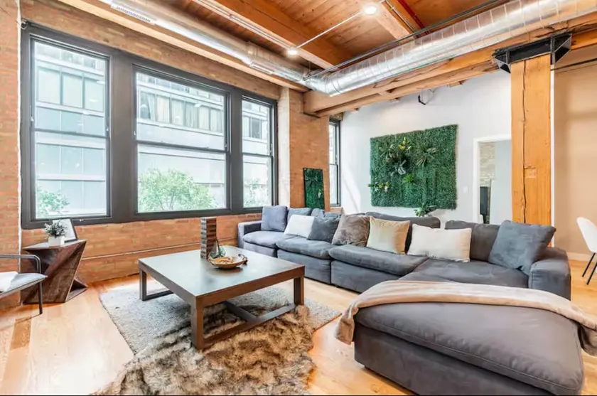 201LOFT River North’s 2,000 SQFT Social Flagship - Image 1
