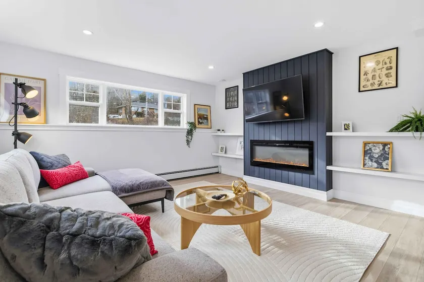 Cozy West Bedford Home 1 Min to Greenfoot Arena - Image 1