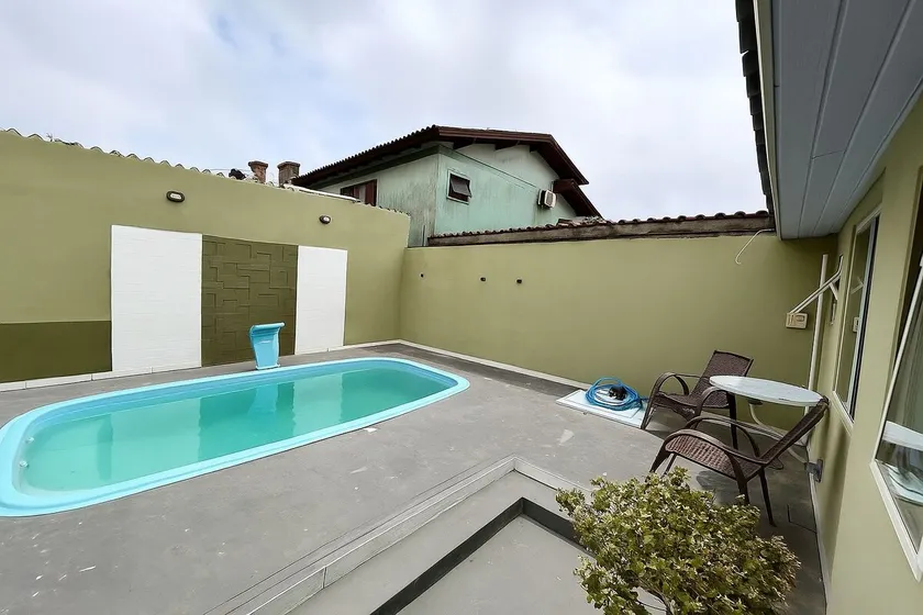 North coast home, very spacious. - Image 1