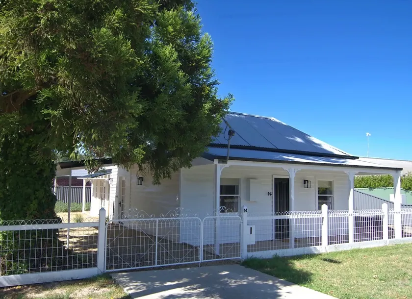Beds'n'bikes, Creswick - Image 1