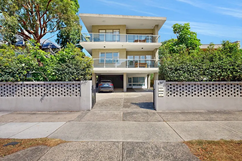 Harbour Side Retreat - Image 1