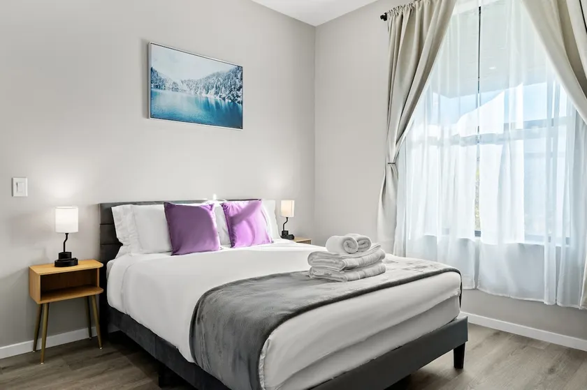 Ontario Urban Mini Suite 3 Bedrooms - Image 1