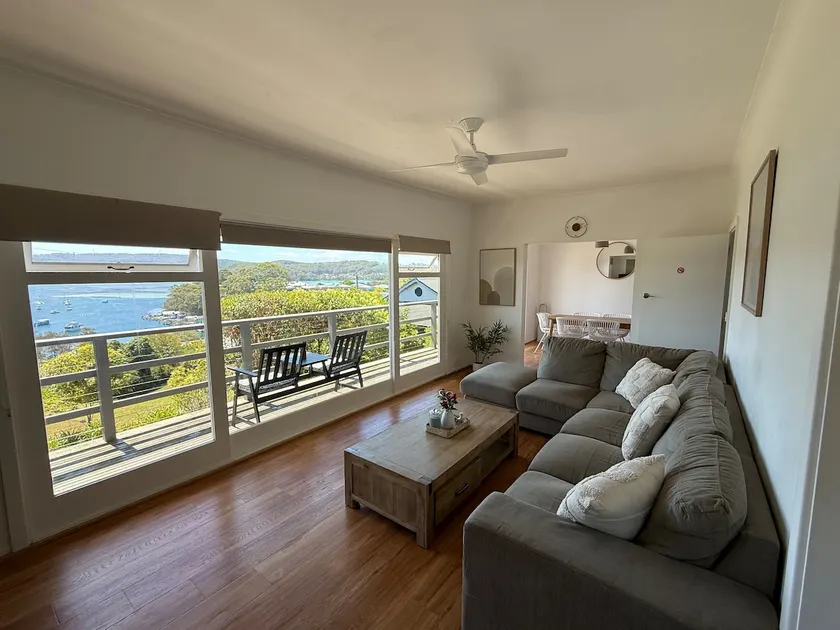 Central 3-Bedroom Home Overlooking Wagonga Inlet - Image 1