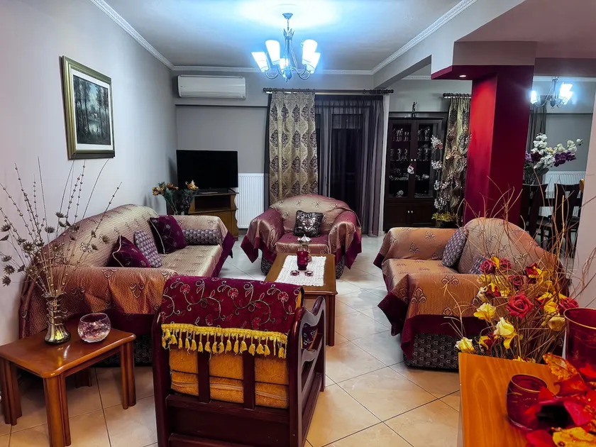Central Apartment in Drama 20 m from center - Image 1