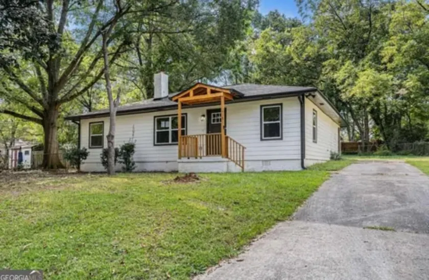 Bright & Cozy Home Base near Airport & Atlanta - Image 1