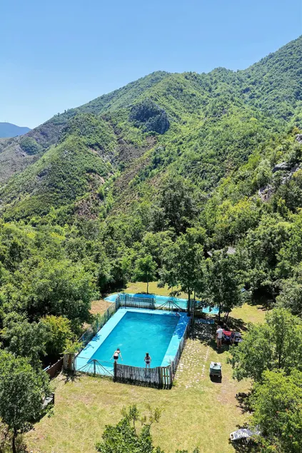 The Bee House – Panoramic Retreat - Image 1