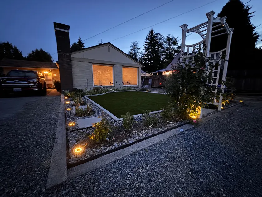 Cute Cottage House in Convenient Location - Image 1