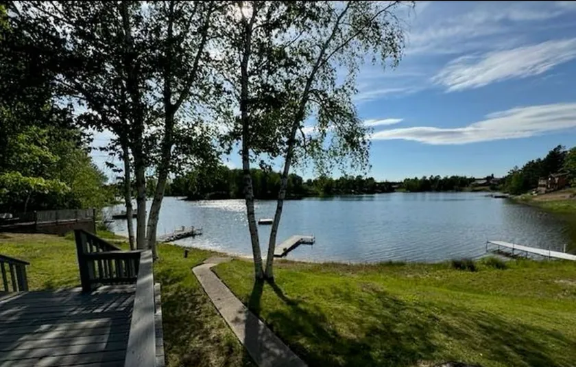 Comet's Cove LakeFront Water Retreat - Image 1