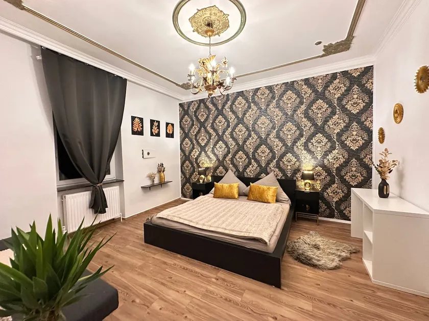 Ideal for 7 Spacious Apt. near Danube with Kitchen - Image 1