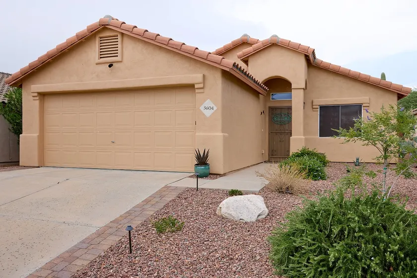 Chic Sanctuary!| Golf & Hiking |Quiet Cul-de-Sac! - Image 1