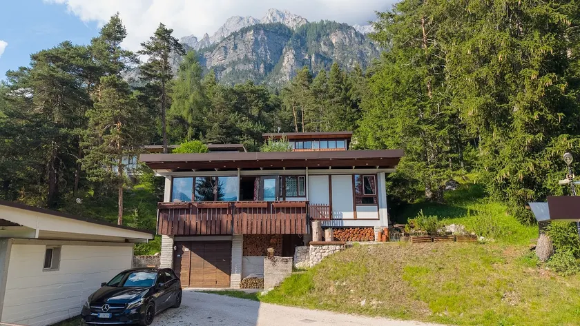 Chalet Villaggio Eni SPA 3 Bedrooms 3 Bathrooms Cortina - Image 1