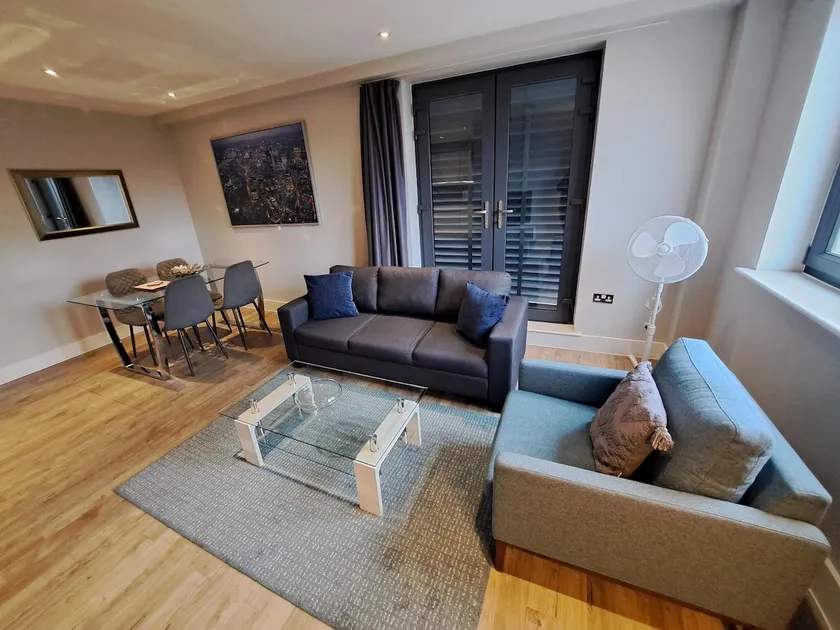 Comfy Two bedroom in Ealing - Image 1