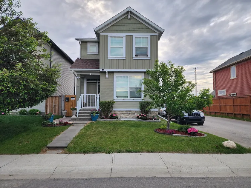 Good location & Easy access to Deerfoot & Stoney - Image 1