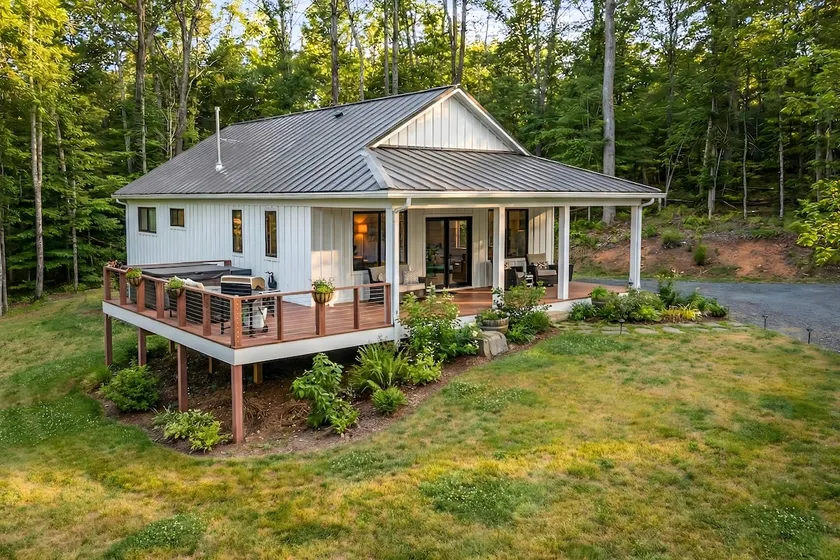 Milled Oak Cottage - Image 1