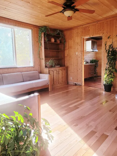 Cozy Cabin/5 Mins to Sandy Beach - Image 1