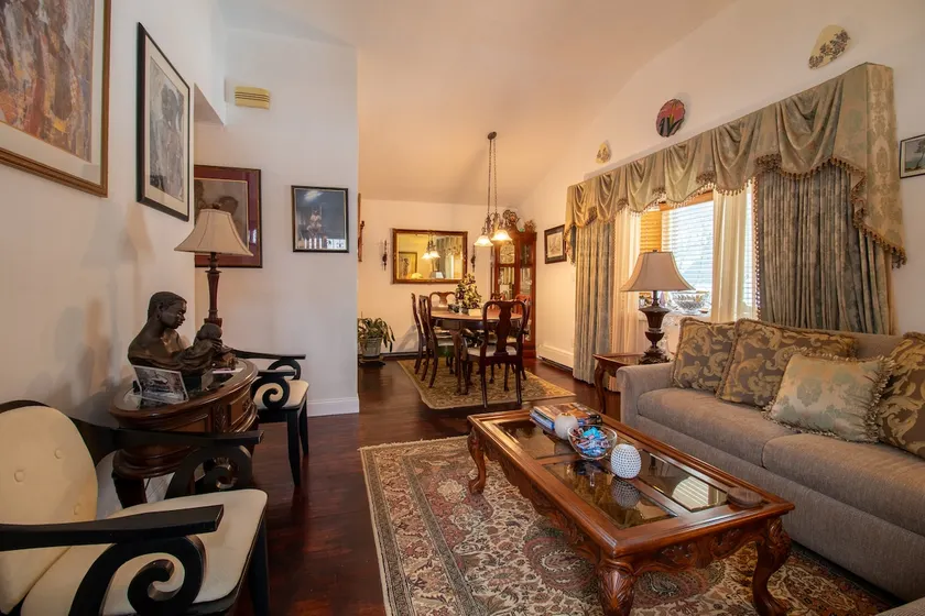 Peaceful 3BR Garden Cottage - Long Island Escape - Image 1