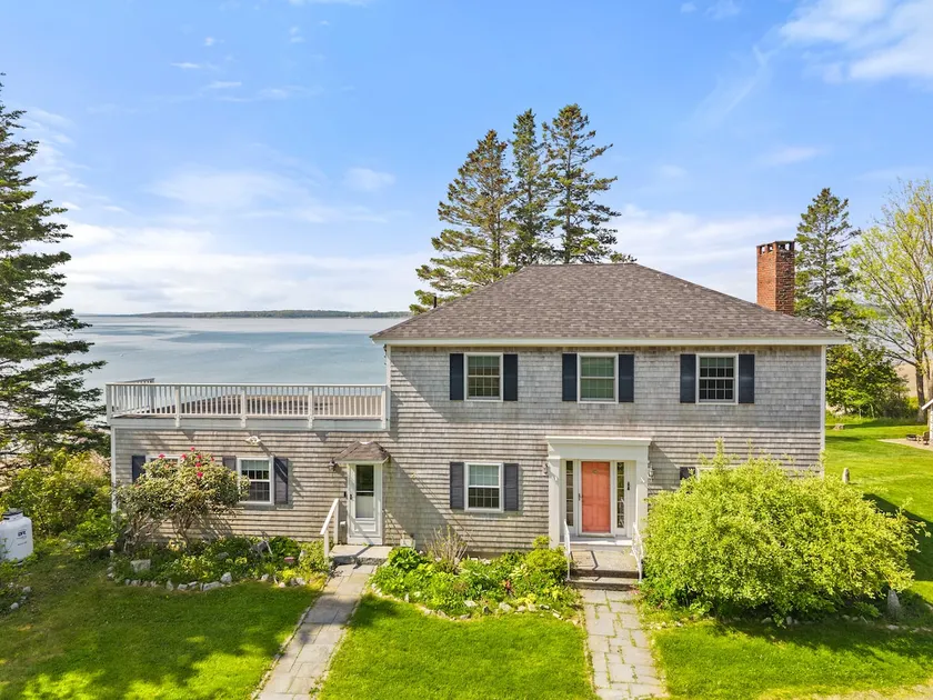 Oceanfront Oasis on Eggemoggin Reach - Image 1