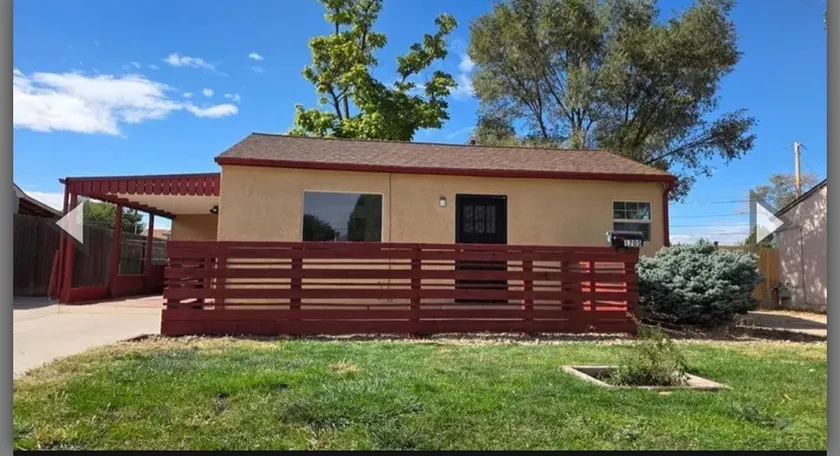 Charming, renovated two bedroom retreat. - Image 1