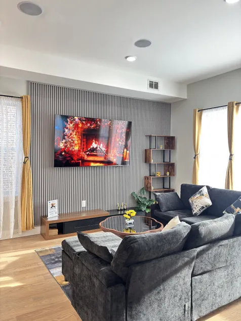 LUXE Penthouse | Parking | Mins to NY & MetLife! - Image 1
