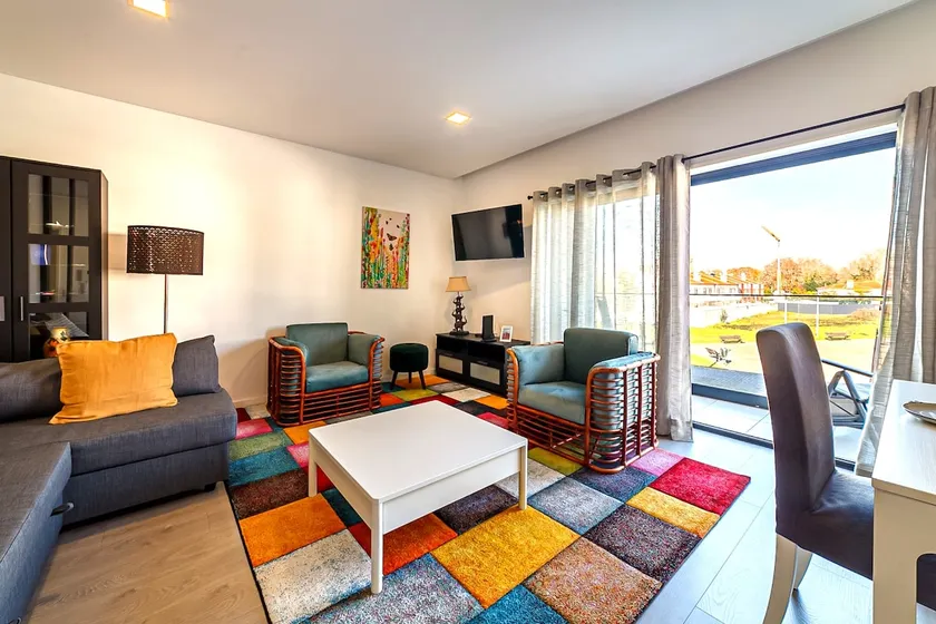 Modern & Quiet 2BR 2 Baths 4 Balconies & Lift - Image 1