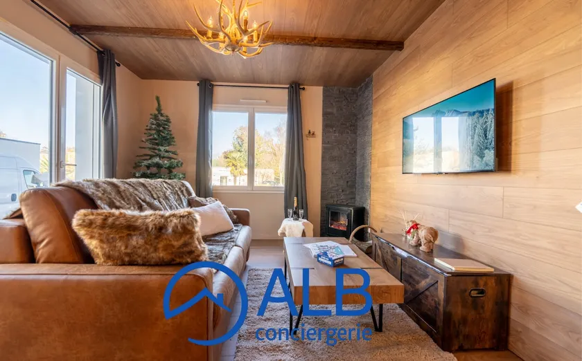 Le Chalet Savoyard - Image 1