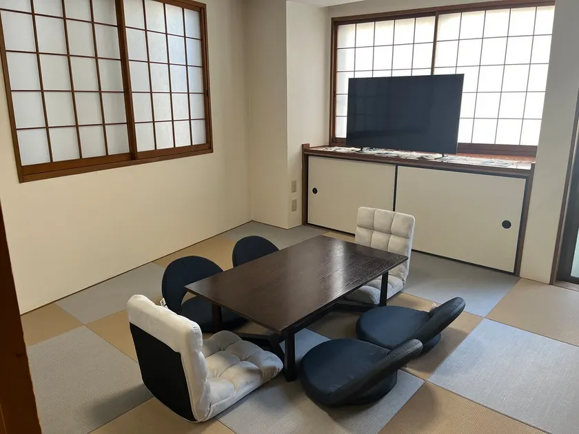 Shine house 3-minute walk from JR station / 1 room per floor / 60 m² / BBQ / No elevator... - Image 1